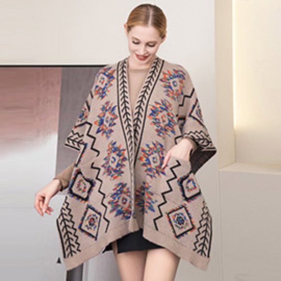 Boho Patterned Front Pockets Poncho - Picture 1 of 2